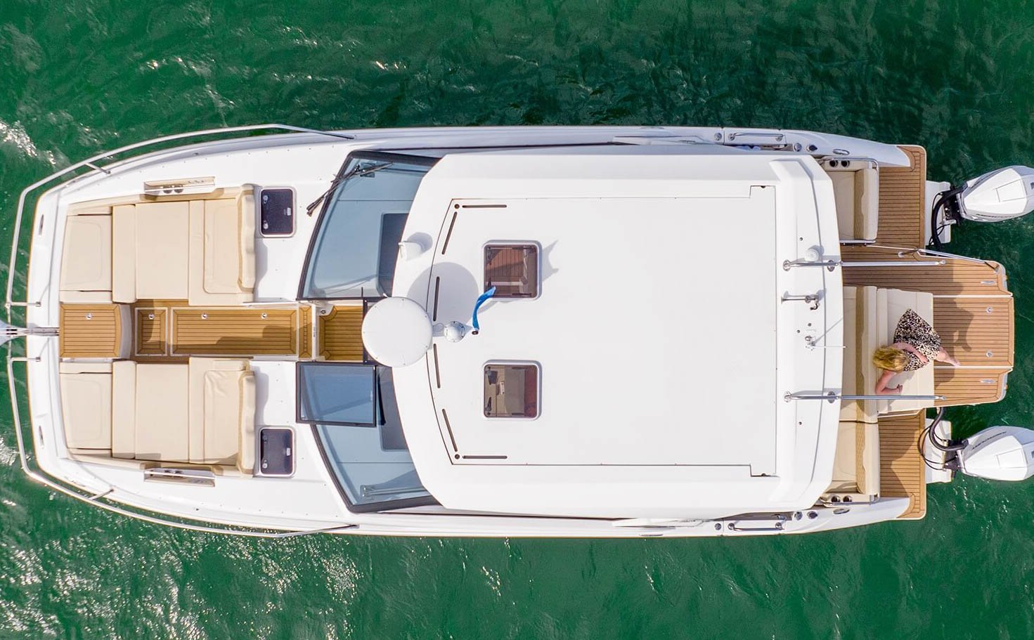 36a-Aquilla-EastHampton-Yacht-cropped-no-water-6