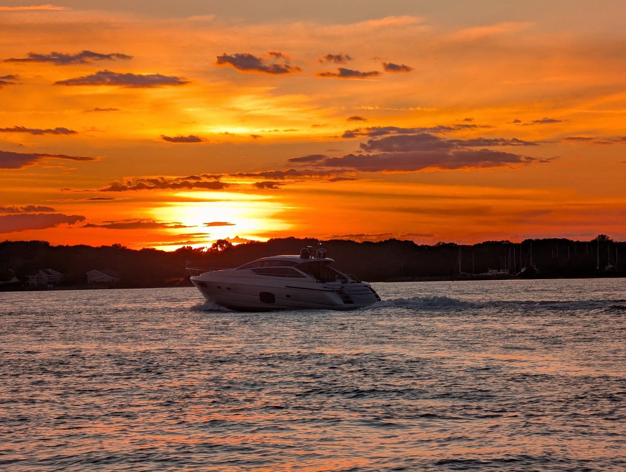 yh-2026-yacht-into-the-sunset