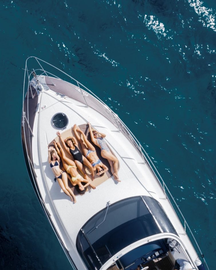 women-partying-on-the-boat-755x944