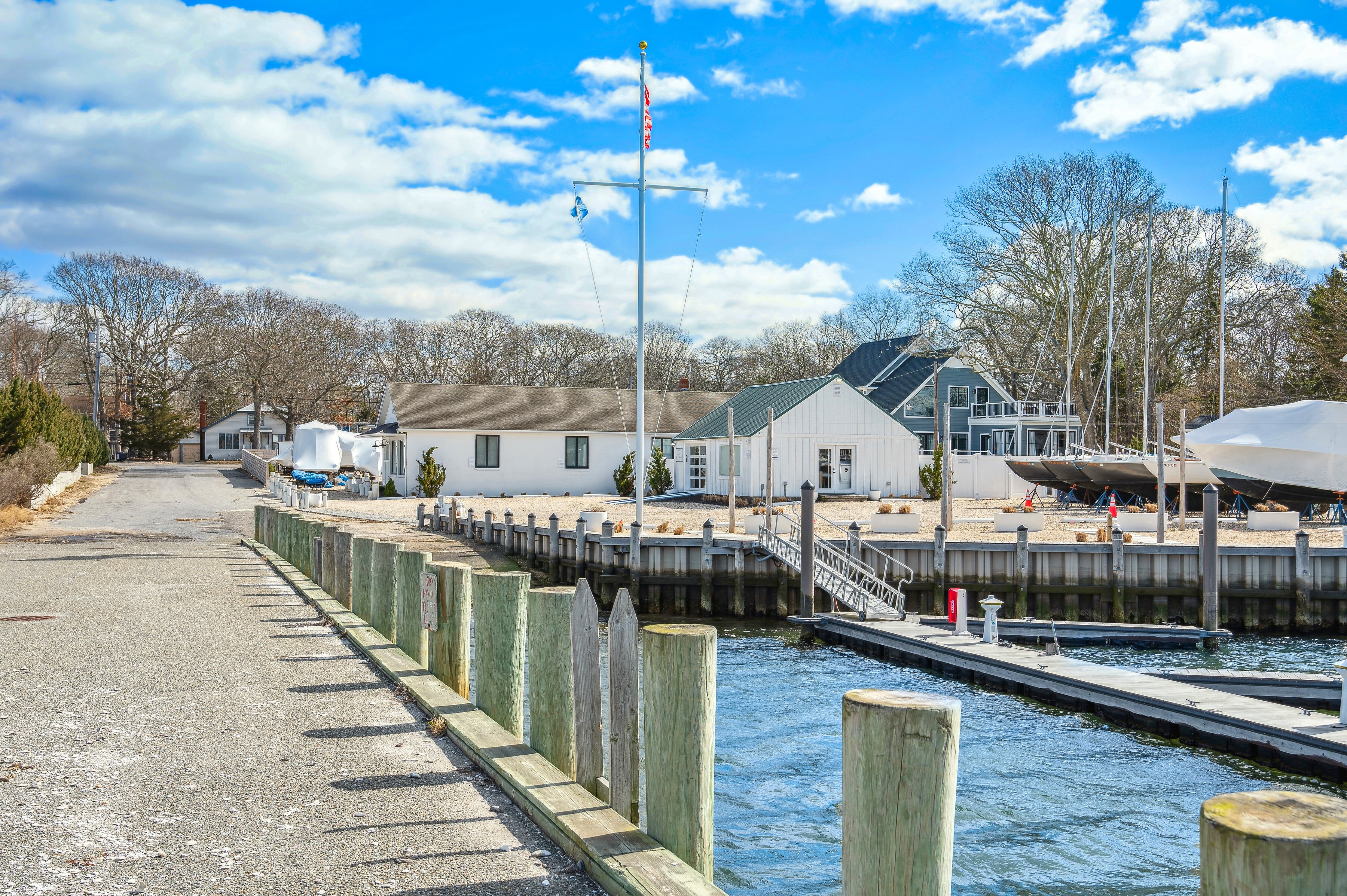 Yacht Hampton Marina | 51 Pine Neck Ave | Sag Harbor | New York