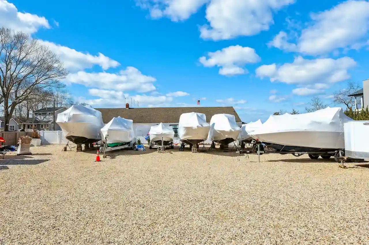 Yacht Hampton Marina | 51 Pine Neck Ave | Sag Harbor | New York | 11963