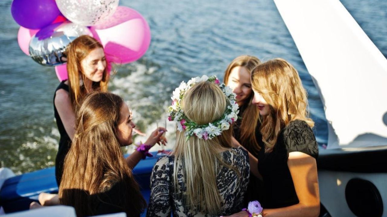 How Do You Plan the Perfect Yacht Rental Miami for a Birthday Party That Your Guests Will Never Forget
