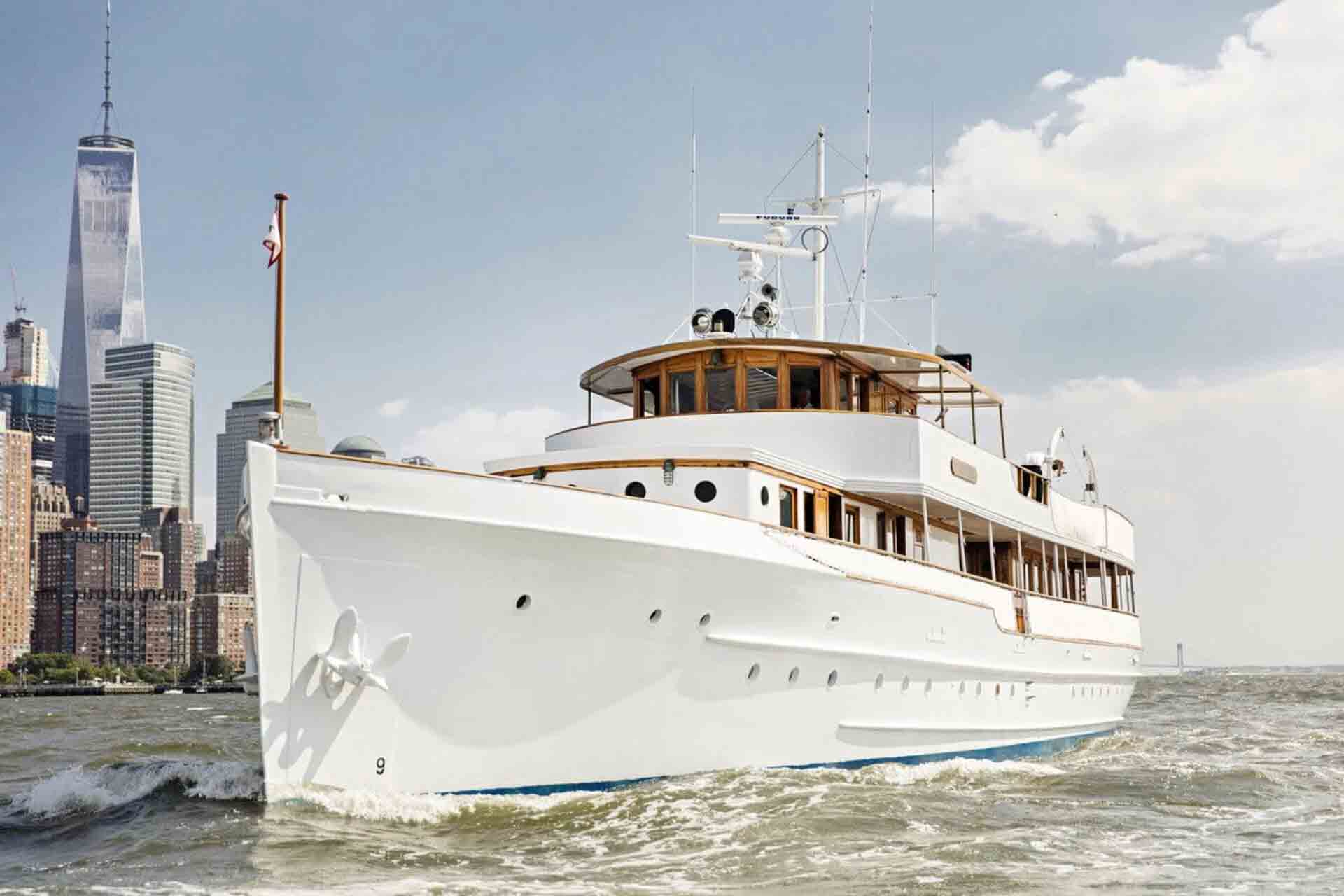 122 EVENT YACHT1